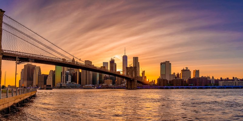 Photo of the Brooklyn Bridge at sunset