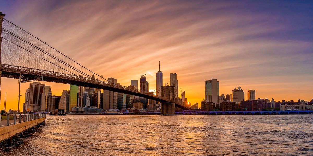 Photo of the Brooklyn Bridge at sunset